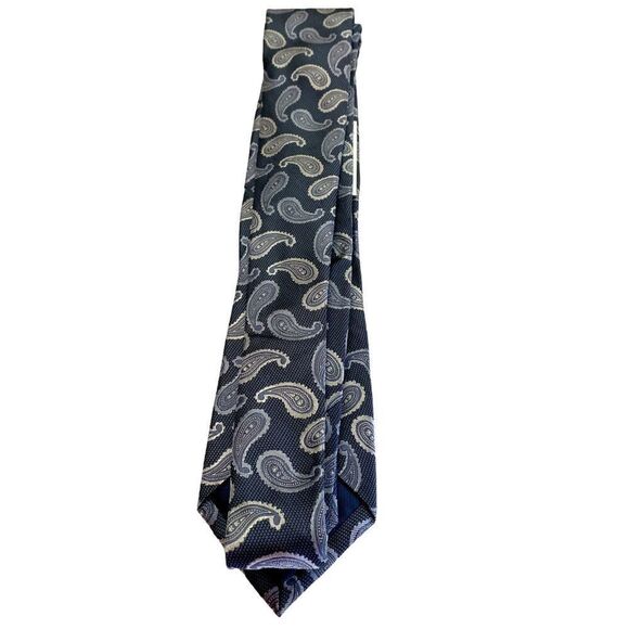 JOSEPH ABBOUD gray silver paisley 100 % silk long length 31 1/2 inches - Picture 2 of 6